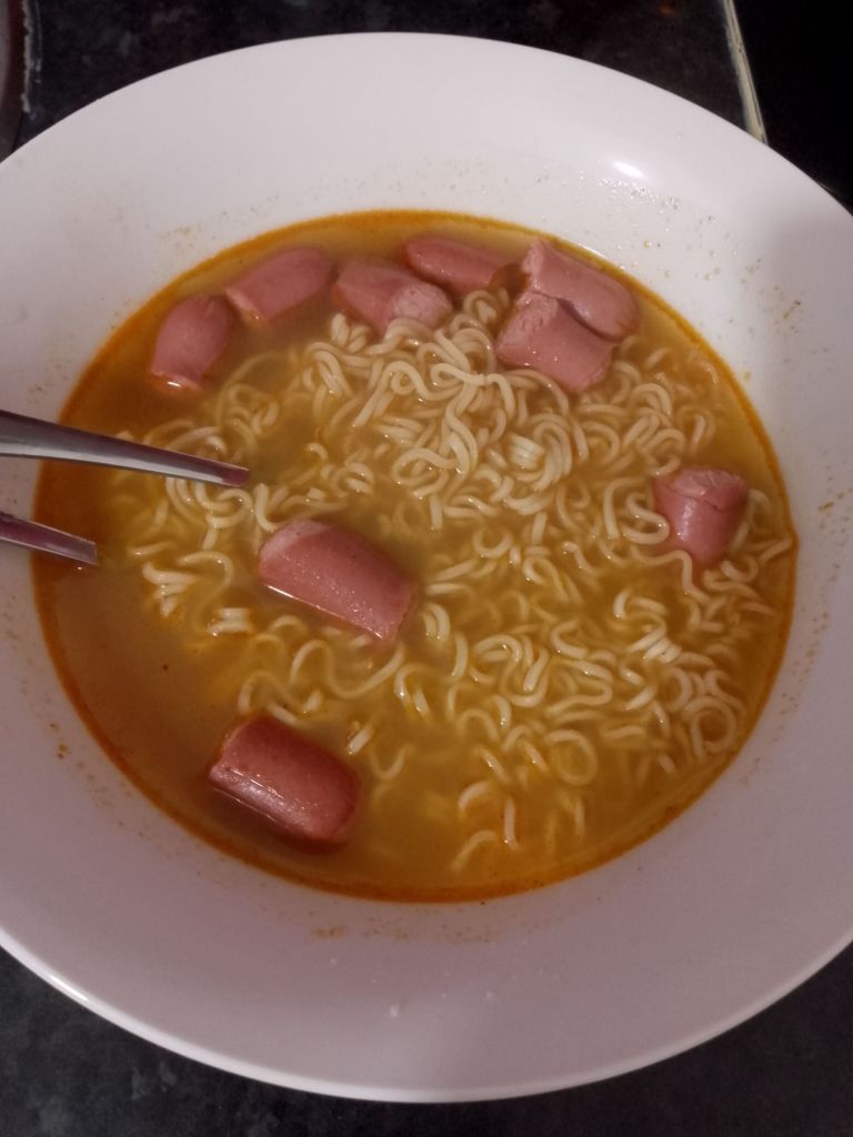 Instant noodles soup
