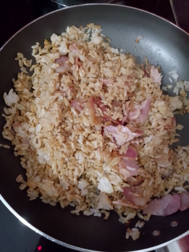 Rice with bacon.